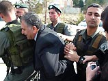 Израильские солдаты арестовали кандидата на пост главы Палестинской автономии Израильские солдаты арестовали кандидата на пост главы Палестинской автономии