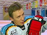 Ларионов отметился шайбой в своем прощальном матче Ларионов отметился шайбой в своем прощальном матче