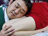 Одиноких японцев излечит подушка в форме мягких женских коленей Одиноких японцев излечит подушка в форме мягких женских коленей