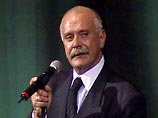 Никита Михалков на вручении европейского "Оскара" запел на испанском Никита Михалков на вручении европейского "Оскара" запел на испанском