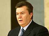 Янукович, которого будет сопровождать губернатор области Евгений Кушнарев, планирует встретиться с областным активом в здании театра им.Пушкина, проведет митинг возле здания Госпрома