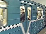 На станции метро "Комсомольская" кольцевой линии мужчина упал на рельсы