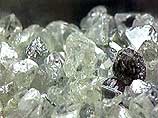 В 2003 году по объему производства алмазов в физическом выражении первое место занимала Россия с показателем более 33 млрд карат (Ботсвана в прошлом году произвела алмазов весом около 29 млрд карат