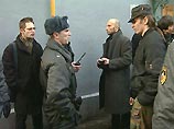 Фигура прокурора Сергея Циркуна попала в центр внимания СМИ в понедельник, когда завершился суд над семью национал-большевиками, захватившими 2 августа несколько кабинетов в здании Минздрава РФ Фигура прокурора Сергея Циркуна попала в центр внимания СМИ в понедельник, когда завершился суд над семью национал-большевиками, захватившими 2 августа несколько кабинетов в здании Минздрава РФ