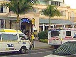 Неизвестный преступник сегодня ночью захватил курортную гостиницу Grand Hotel на побережье австралийского штата Квинсленд. Захватчик не выдвигал никаких требований, но сорбщил, что взял в заложники несколько человек