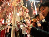 Китайцы празднуют Рождество "на всякий случай" - чтобы не навлечь на себя гнев "западного бога"