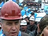 По приказу министра Кирпы ко второму туру президентских выборов 21 ноября была организована доставка из Донецка в Киев десятков поездов с шахтерами