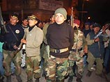 Главарь перуанских боевиков, захвативших комиссариат полиции и удерживающих 10 заложников, объявил о своем решении сдаться в понедельник перуанским властям Главарь перуанских боевиков, захвативших комиссариат полиции и удерживающих 10 заложников, объявил о своем решении сдаться в понедельник перуанским властям