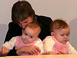 Сложная операция по разделению двух сиамских близнецов Ольги и Даши Колач из Польши успешно завершилась во вторник в Саудовской Аравии Сложная операция по разделению двух сиамских близнецов Ольги и Даши Колач из Польши успешно завершилась во вторник в Саудовской Аравии
