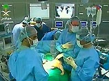В течение почти 18 часов медики медицинского центра имени короля Абдель Азиза в Эр-Рияде посменно вели операцию. Всего было задействовано около 50 врачей - хирургов, анестезиологов, педиатров, невропатологов В течение почти 18 часов медики медицинского центра имени короля Абдель Азиза в Эр-Рияде посменно вели операцию. Всего было задействовано около 50 врачей - хирургов, анестезиологов, педиатров, невропатологов