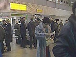 По его данным, семь рейсов, направлявшихся в аэропорт "Шереметьево", были вынуждены из-за создавшихся метеоусловий уйти на запасные аэродромы По его данным, семь рейсов, направлявшихся в аэропорт "Шереметьево", были вынуждены из-за создавшихся метеоусловий уйти на запасные аэродромы