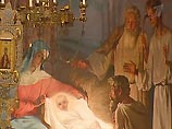 Великим повечерием в храме Христа Спасителя началось рождественское богослужение