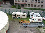 В ночь на четверг неизвестные, сломав металлическое ограждение, пробрались на территорию, где лежала на прицепе подготовленная к транспортировке палатка вместимостью 600 человек, и вывезли ее В ночь на четверг неизвестные, сломав металлическое ограждение, пробрались на территорию, где лежала на прицепе подготовленная к транспортировке палатка вместимостью 600 человек, и вывезли ее