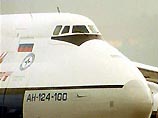 Самолет Ан-124 "Руслан" ВВС РФ в 15:22 мск совершил посадку на аэродроме Медан в Индонезии с почти 100 тоннами гуманитарного груза, сообщил "Интерфаксу" начальник пресс-службы Военно-воздушных сил полковник Александр Дробышевский