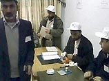 Продление срока выборов даст возможность проголосовать тем палестинцам, которые были задержанны израильскими военными на контрольно-пропускных пунктах Продление срока выборов даст возможность проголосовать тем палестинцам, которые были задержанны израильскими военными на контрольно-пропускных пунктах