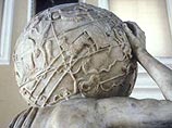 Римская статуя дала ученым ключ к секретам древнего астронома: звездный атлас Гиппарха действительно существовал Римская статуя дала ученым ключ к секретам древнего астронома: звездный атлас Гиппарха действительно существовал