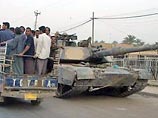 В Ираке американский танк врезался в микроавтобус с людьми: 10 погибших