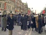 Как считает Грызлов, причиной выхода граждан на стихийные митинги является незнание закона о льготных выплатах. Он подчеркнул, что региональные власти провели недостаточную разъяснительную работу на местах Как считает Грызлов, причиной выхода граждан на стихийные митинги является незнание закона о льготных выплатах. Он подчеркнул, что региональные власти провели недостаточную разъяснительную работу на местах