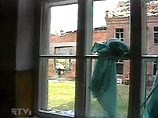 Родственникам погибших в Беслане пытаются выдать вместо тел родных неопознанные трупы Родственникам погибших в Беслане пытаются выдать вместо тел родных неопознанные трупы
