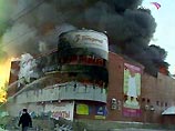 В Челябинске в ночь на среду возник пожар в крупном торговом комплексе "Стрелец", сообщили в Главном управлении МЧС по Челябинской области. Как отметили в МЧС, сведений жертвах и пострадавших пока не поступало