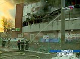 В Челябинске бушует пожар в крупном торговом комплексе (ФОТО)