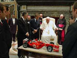 Иоанн Павел II встретился с автогонщиками команды "Феррари"