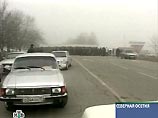 Жители североосетинского города Беслан, пострадавшие от теракта в начале сентября этого года, второй день блокируют федеральную автомобильную трассу "Кавказ" у поворота на аэропорт Владикавказа