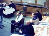 Пять членов фракции "Родина" в Государственной Думе во главе с лидером фракции Дмитрием Рогозиным продолжают голодовку в знак протеста против закона о льготных выплатах