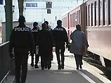 Полицейские блокировали вокзал Берна, чтобы не пустить в Давос антиглобалистов Полицейские блокировали вокзал Берна, чтобы не пустить в Давос антиглобалистов
