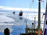 Гигантский айсберг мешает ледоколу "Красин" пробиться к Антарктиде