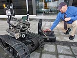 Разработанные американской компанией роботы-солдаты представляют собой модернизацию робота "Талон", который уже используется военными для обезвреживания взрывных устройств Разработанные американской компанией роботы-солдаты представляют собой модернизацию робота "Талон", который уже используется военными для обезвреживания взрывных устройств