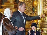 Президент Украины Виктор Ющенко присутствовал сегодня на богослужении в Софийском соборе в Киеве. Главы крупнейших христианских Церквей страны благословили его на президентство Президент Украины Виктор Ющенко присутствовал сегодня на богослужении в Софийском соборе в Киеве. Главы крупнейших христианских Церквей страны благословили его на президентство