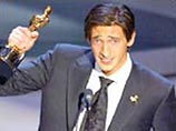 Американский актер Эдриан Броуди, который в 2003 году завоевал "Оскар" за роль известного в Польше музыканта Владислава Шпильмана в фильме Романа Полански "Пианист", обнародует имена номинантов на "Оскар" 2005 года, выбранных Американской киноакадемией Американский актер Эдриан Броуди, который в 2003 году завоевал "Оскар" за роль известного в Польше музыканта Владислава Шпильмана в фильме Романа Полански "Пианист", обнародует имена номинантов на "Оскар" 2005 года, выбранных Американской киноакадемией