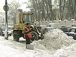 Снегопад осложнил ситуацию на московских дорогах
