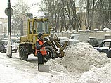 Снегопад осложнил ситуацию на московских дорогах Снегопад осложнил ситуацию на московских дорогах