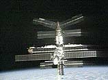 Сегодня пристыкованный к МКС шаттл Atlantis отбуксировал станцию на более высокую орбиту