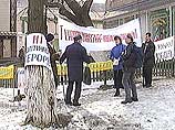 По мнению правоохранительных органов, на лицо несанкционированная организация массовых мероприятий По мнению правоохранительных органов, на лицо несанкционированная организация массовых мероприятий