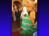Празднование знаменательной даты началось с литургии в Успенском соборе Кремля, которую возглавил Патриарх в сослужении священников - выпускников МГУ. Алексий II поздравил студентов и преподавателей университета с праздником и подчеркнул глубокую связь ме Празднование знаменательной даты началось с литургии в Успенском соборе Кремля, которую возглавил Патриарх в сослужении священников - выпускников МГУ. Алексий II поздравил студентов и преподавателей университета с праздником и подчеркнул глубокую связь ме