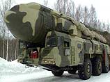 Россия разрабатывает и ставит на вооружение четыре новых типа межконтинентальных баллистических ракет, включая мобильные комплексы "Тополь-М", способные совершать маневры для преодоления системы противоракетной обороны