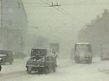 Снегопады парализовали регионы России и вызвали чрезвычайную ситуацию (ФОТО)