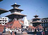 Удаленная от морского побережья и отрезанная от остального мира высокими горами, страна на протяжении многих столетий находилась в изоляции, а ее правители активно противодействовали проникновению в Непал чужеземцев и внешних влияний