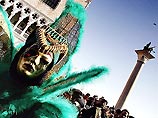 Воспользовавшись праздничным шумом и тем, что исторический центр Венеции заполнила толпа в масках и карнавальных костюмах, трое грабителей вошли во вторник днем в ювелирный магазин, расположенный под портиками центральной площади города