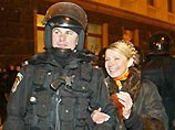Новое правительство Украины намерено реализовать комплекс мер по переводу вооруженных сил страны на комплектование по контракту (профессиональную армию), начиная с 2010 года Новое правительство Украины намерено реализовать комплекс мер по переводу вооруженных сил страны на комплектование по контракту (профессиональную армию), начиная с 2010 года