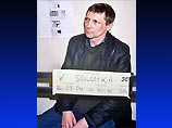 Беженец с Украины достиг успеха с тех пор, как в 2000 году он приехал в Великобританию в кузове грузовика. По мнению полиции, он заработал за это время порядка 5 млн фунтов, хотя большую часть этих денег найти не удалось Беженец с Украины достиг успеха с тех пор, как в 2000 году он приехал в Великобританию в кузове грузовика. По мнению полиции, он заработал за это время порядка 5 млн фунтов, хотя большую часть этих денег найти не удалось