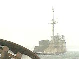 Северо-Курильск расположен на острове Парамушир, вулкан расположен в 7 км от города. Циклон изменил направление ветров, они понесли газ, выделяемый вулканом, в Охотское море Северо-Курильск расположен на острове Парамушир, вулкан расположен в 7 км от города. Циклон изменил направление ветров, они понесли газ, выделяемый вулканом, в Охотское море