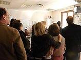 57-летняя Джулиана Сгрена была захвачена неизвестными в районе палаточного городка беженцев недалеко от Багдадского университета. Она брала интервью у бывших жителей Эль-Фаллуджи, покинувших город 57-летняя Джулиана Сгрена была захвачена неизвестными в районе палаточного городка беженцев недалеко от Багдадского университета. Она брала интервью у бывших жителей Эль-Фаллуджи, покинувших город