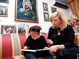 На деньги с самого начала заявили претензии семья Арафата, то есть его жена Суха и 9-летняя дочь Захва, и несколько лиц из политического руководства ПА