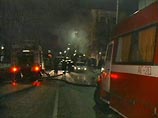 По предварительным данным, пострадавших нет. В настоящее время борьбу с огнем ведут 15 пожарных расчетов По предварительным данным, пострадавших нет. В настоящее время борьбу с огнем ведут 15 пожарных расчетов