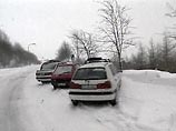 Снегопады и гололед в Германии заставили автомобили двигаться со скоростью пешехода