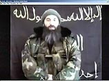 На сайте боевиков в ночь на вторник появилась видеозапись с обращением Басаева. Он стоит перед камерой в каком-то помещении в зимнем камуфляже На сайте боевиков в ночь на вторник появилась видеозапись с обращением Басаева. Он стоит перед камерой в каком-то помещении в зимнем камуфляже